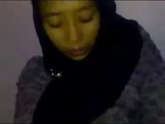 Indonesisk-nining hijab vuggende