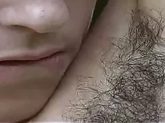 Sexet meget behåret pige med milky bryster