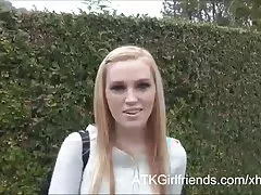 En pov dato med amanda bryant efterlader hendes behårede puss creampie
