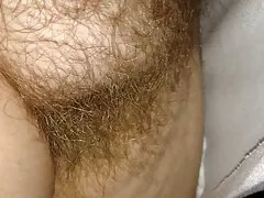 Kone sender en tex, jeg film hendes behårede pussy, bryster, mave