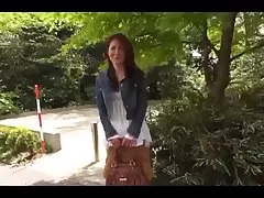 39yr gamle yumiko takagi uden for bundet
