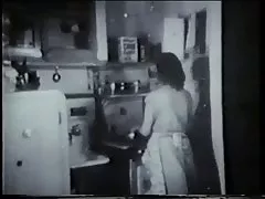 Vintage honning kneppet af dør til dør sælger i køkken